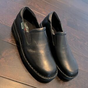 Eastbay Newport women’s black loafer 8.5